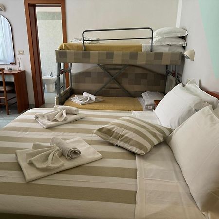 רימיני Hotel Villa Caterina מראה חיצוני תמונה