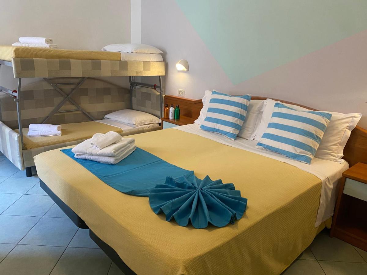 רימיני Hotel Villa Caterina מראה חיצוני תמונה