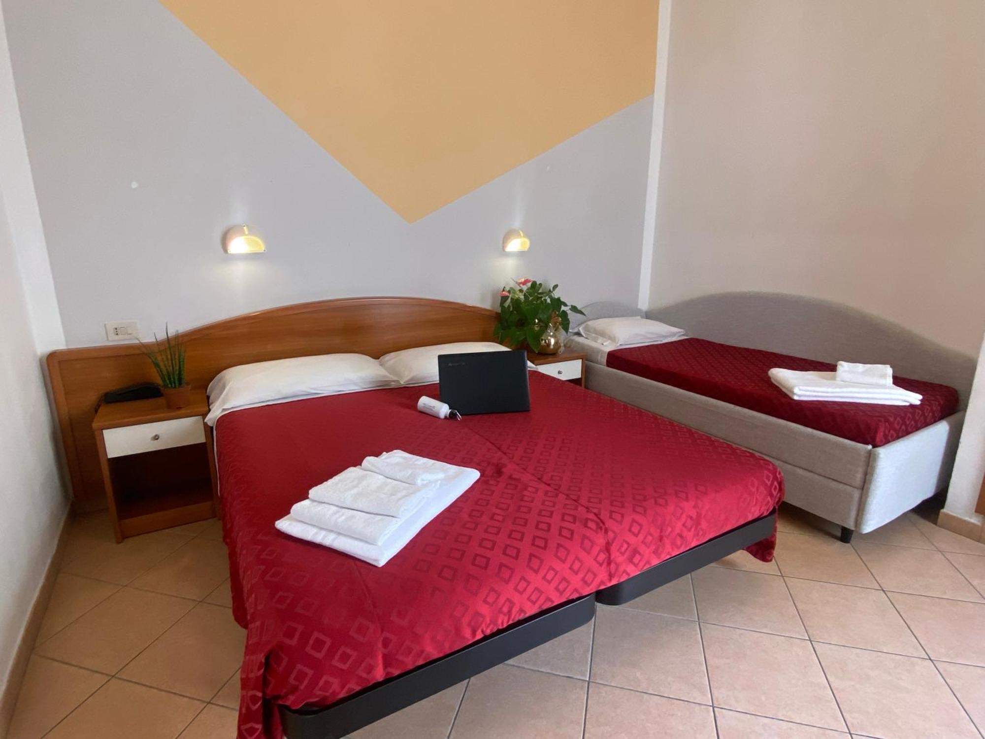 רימיני Hotel Villa Caterina מראה חיצוני תמונה
