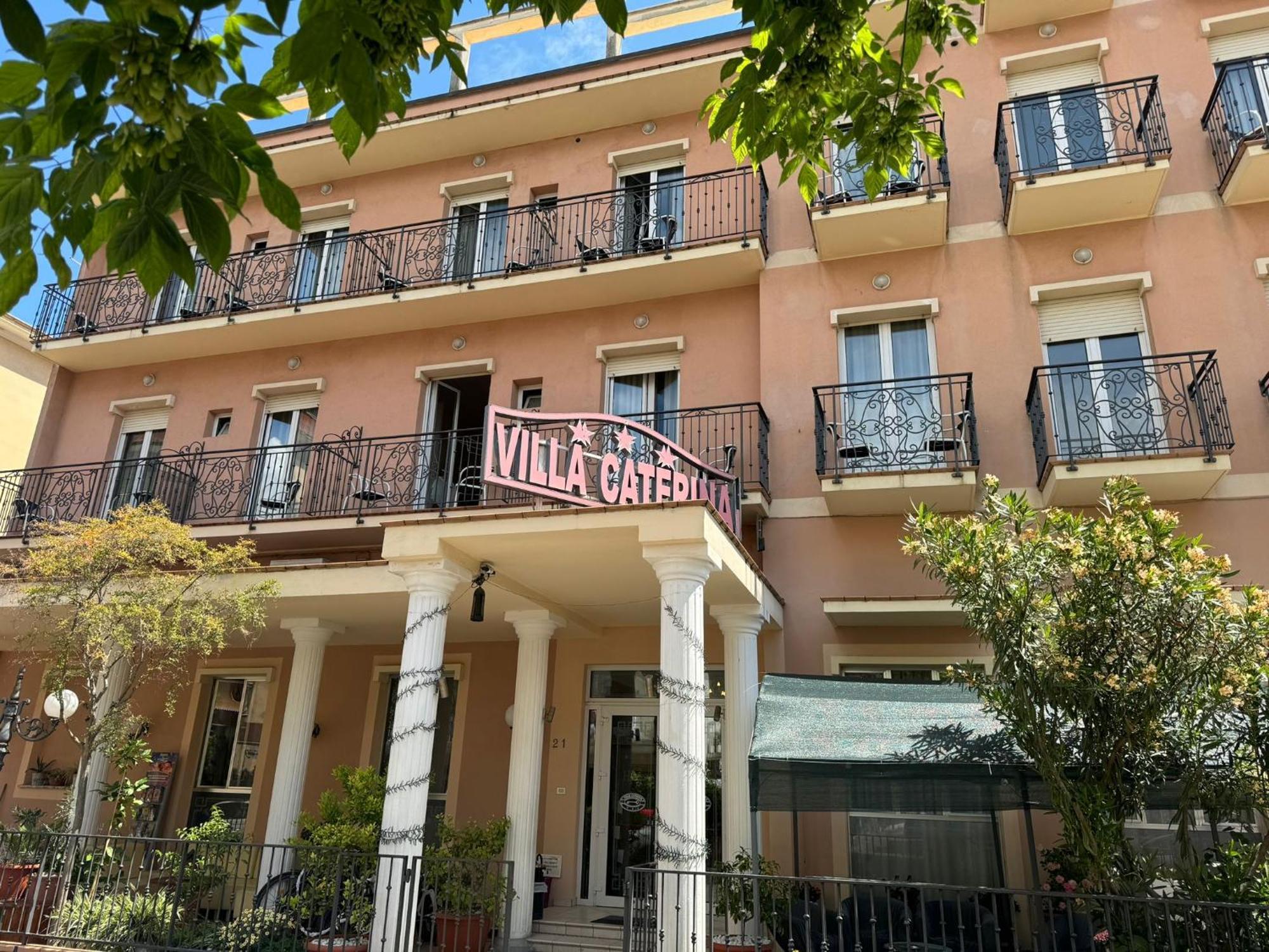 רימיני Hotel Villa Caterina מראה חיצוני תמונה