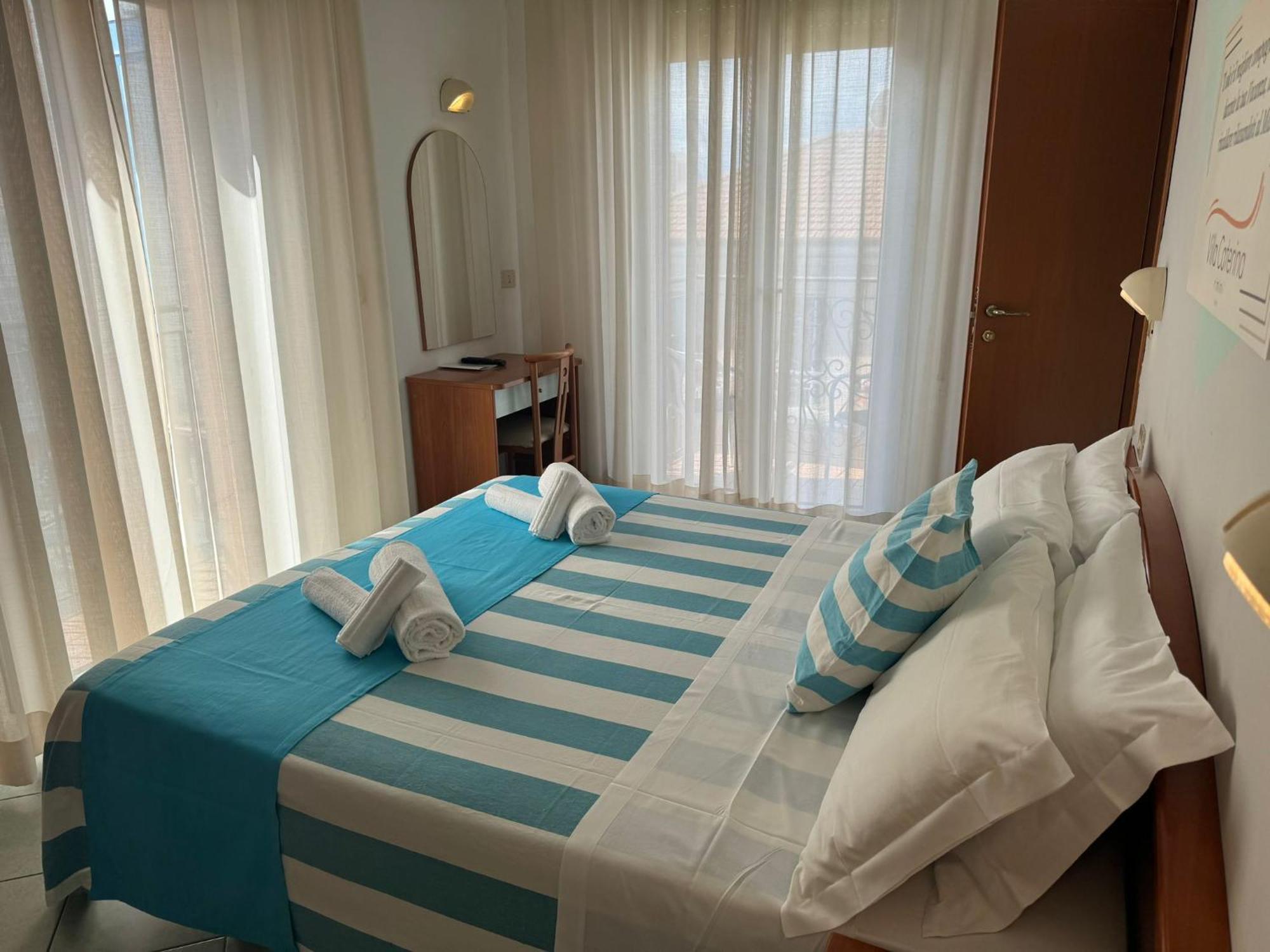 רימיני Hotel Villa Caterina מראה חיצוני תמונה