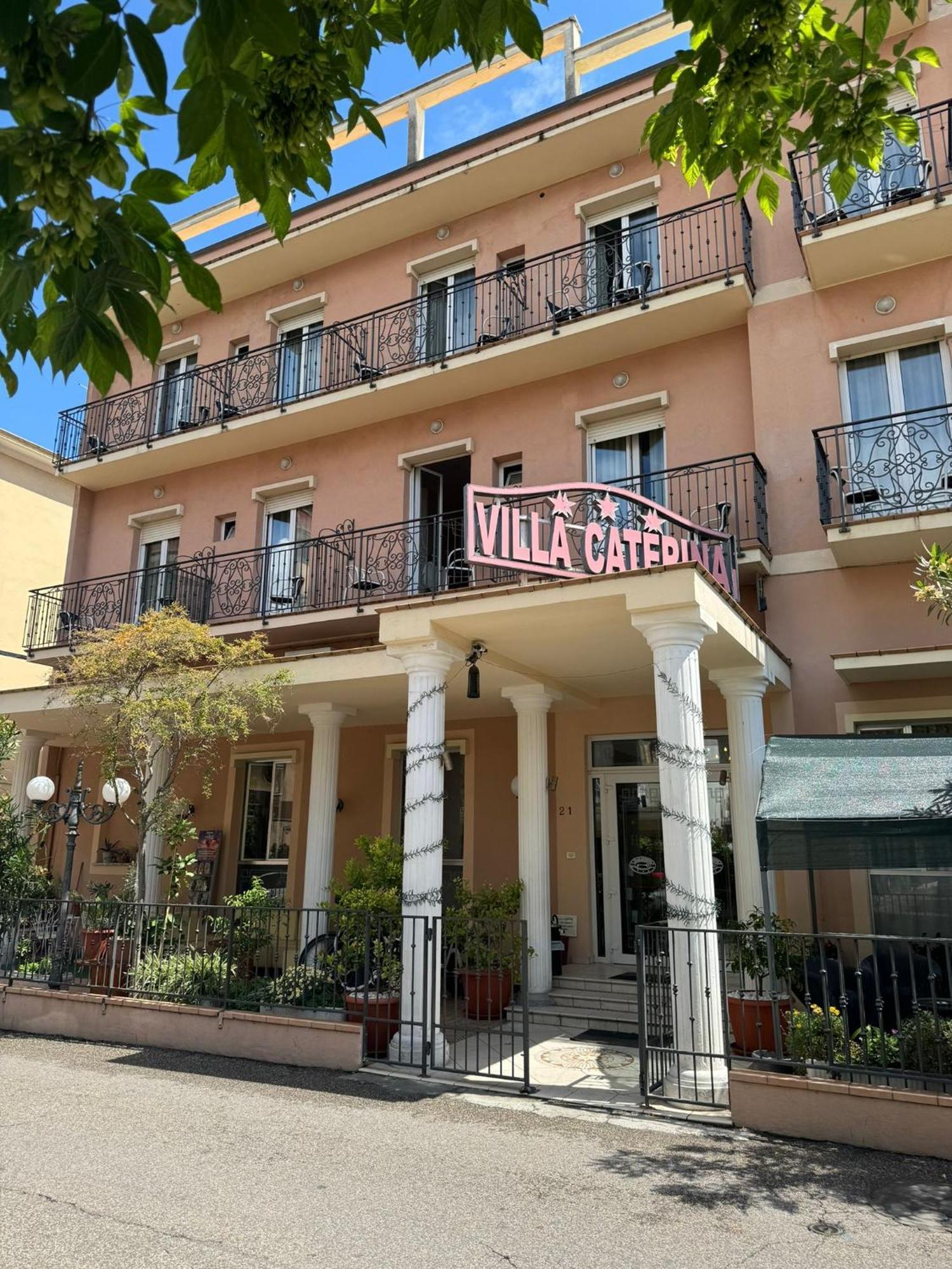 רימיני Hotel Villa Caterina מראה חיצוני תמונה