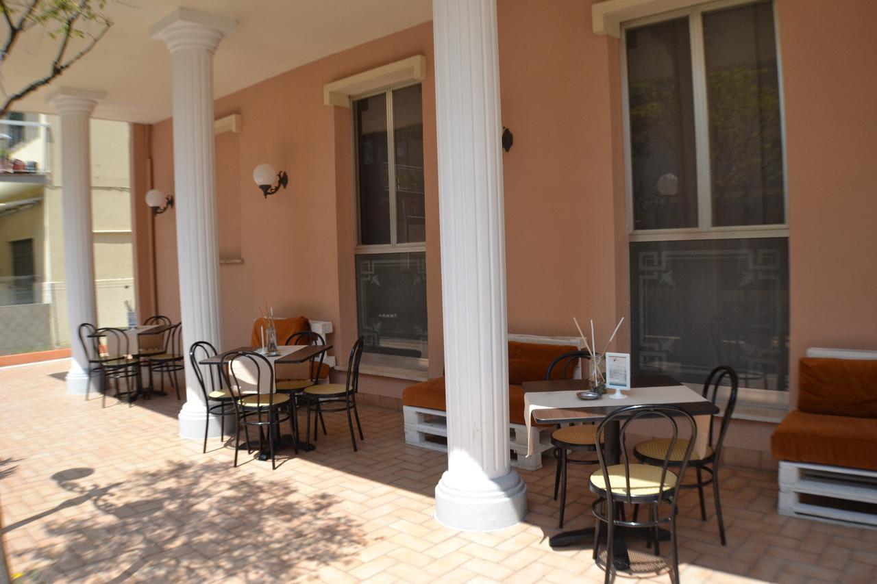 רימיני Hotel Villa Caterina מראה חיצוני תמונה